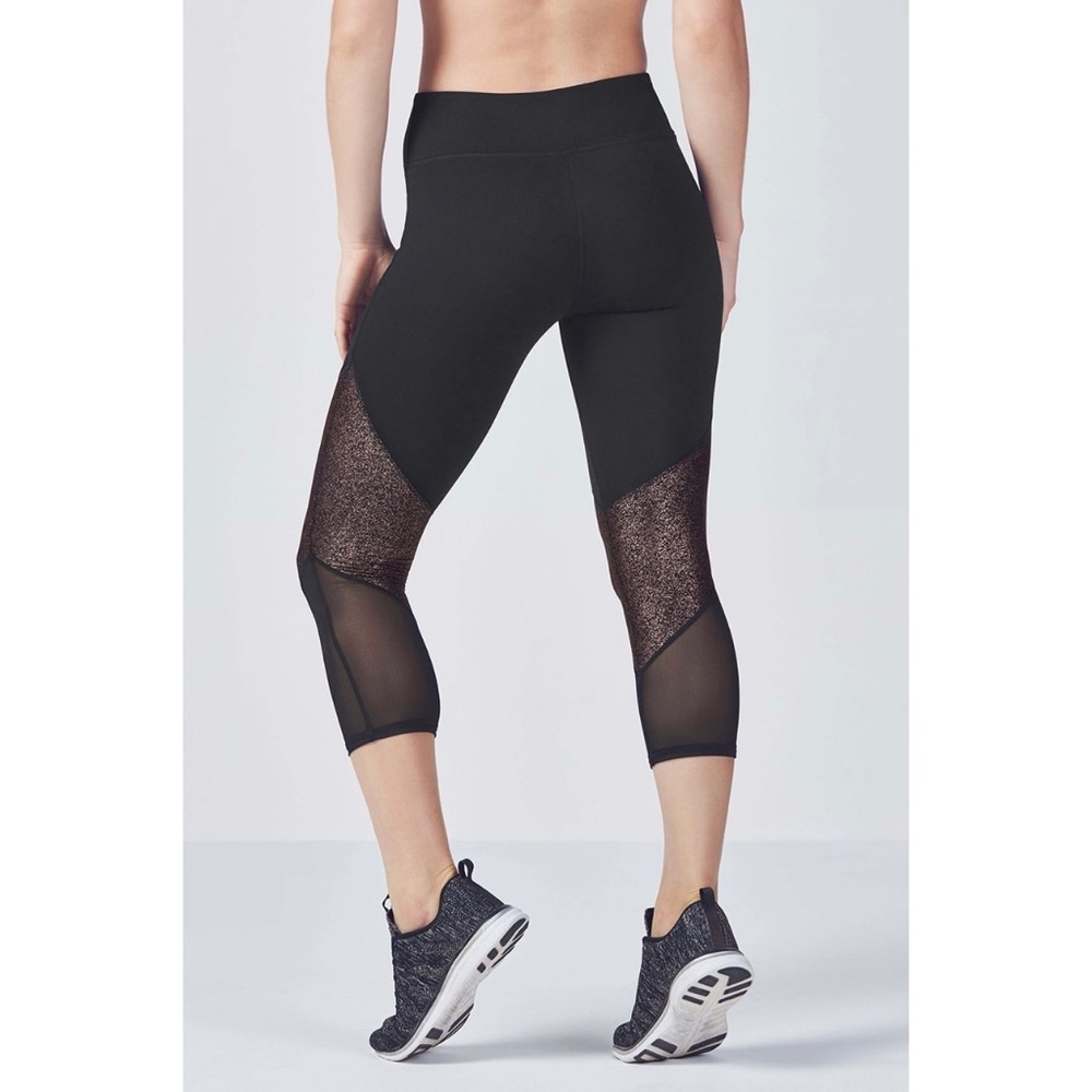 Fabletics Mid Rise Mesh Powerhold Brogan Capri II - Picture 2 of 10